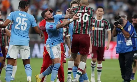 Felipe Melo nêu lý do đòi nói chuyện 'phải quấy' với Grealish