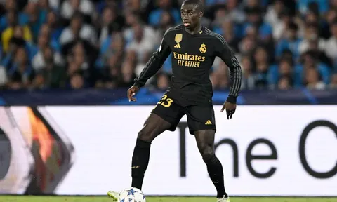 Thi đấu thăng hoa, hậu vệ Real Madrid được tưởng thưởng