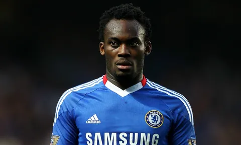 Huyền thoại Chelsea từng từ chối Liverpool dù đã đến Melwood