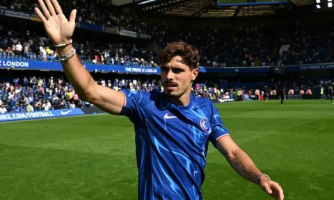 Nạn nhân đầu tiên của Pedro Neto tại Chelsea