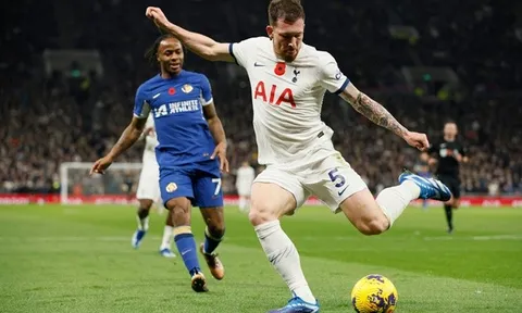 Juve lên kế hoạch giải cứu "trò cưng" Conte và Mourinho