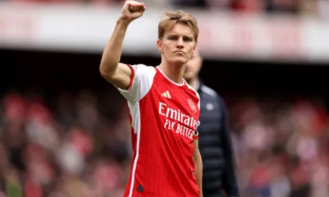 ĐHTB vòng 36 Premier League: 3 sao Arsenal góp mặt