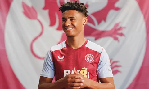 Ollie Watkins: Trung phong toàn diện nhất Premier League 2023/24?