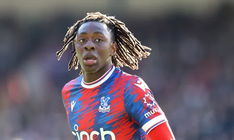 Palace “cứng rắn” với Man United trên TTCN
