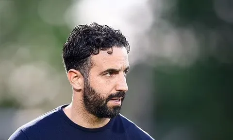 Premier League ăn cú lừa choáng váng?