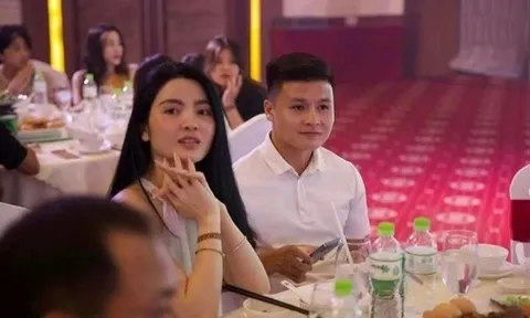 Quang Hải ăn hỏi trước ngày lên đường dự Asian Cup