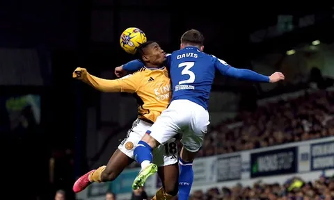 Quá đáng tiếc! Leicester City rơi 2 điểm ở phút 90+3