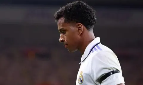 Real Madrid đứng ngồi không yên vì Rodrygo