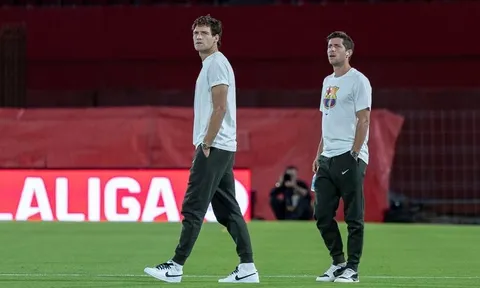 Rõ tương lai của Alonso và Roberto tại Barca