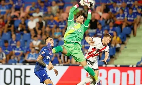 Sau hơn 20 năm, La Liga xuất hiện trận đấu đầu tiên không có cú sút đi trúng đích