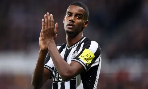 NÓNG! Newcastle chốt giá bán đứt Isak cho Arsenal, đắt kỷ lục
