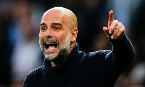 'Pep Guardiola là HLV giỏi nhất thế giới'