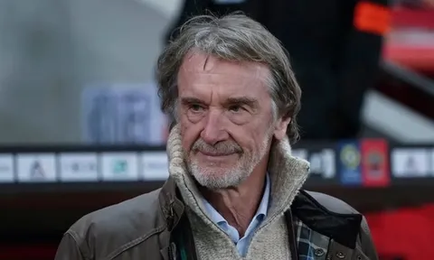 Nhân viên M.U "than trời" vì Sir Jim Ratcliffe