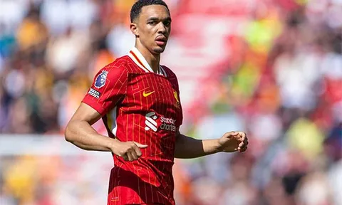 Sự phát triển của Trent Alexander-Arnold từ vị trí hậu vệ cánh