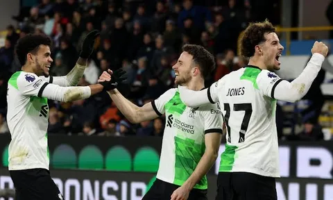 Trái ngược Burnley - Liverpool