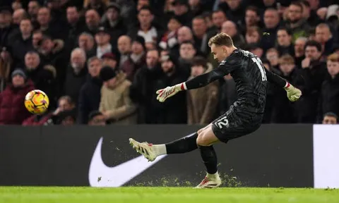 Thay Sanchez, Jorgensen thể hiện ra sao trước West Ham?