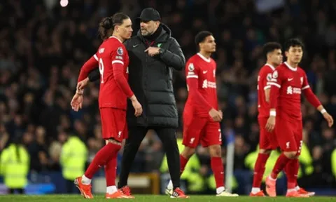 Làm bàn còn thua Maguire, sát thủ khiến Liverpool sa lầy