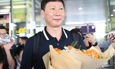Tiết lộ khó khăn ban đầu của HLV Kim Sang-sik với tuyển Việt Nam