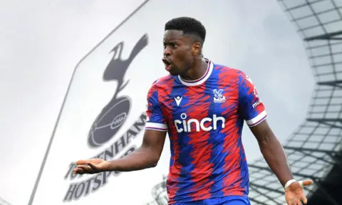 Tottenham nên sắm trung vệ nào trong tháng Giêng?