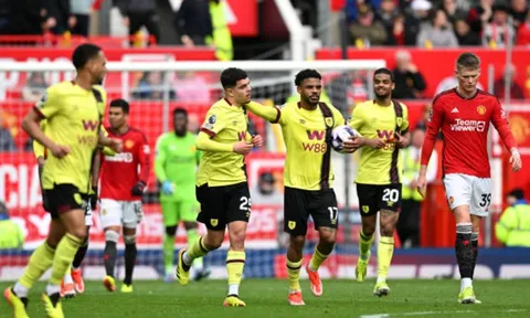 TRỰC TIẾP Man United 1-1 Burnley (KT): Cầm vàng lại để vàng rơi