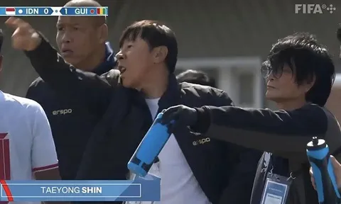 U23 Indonesia thua cay đắng, HLV Shin Tae-yong khóc tức tưởi