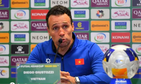 VFF gia hạn HLV Diego Giustozzi, Các ngôi sao Brazil thắng Việt Nam 7-1