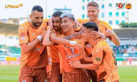 Vòng 17 V-League: HAGL thăng hoa; Nhà vua mới lộ diện
