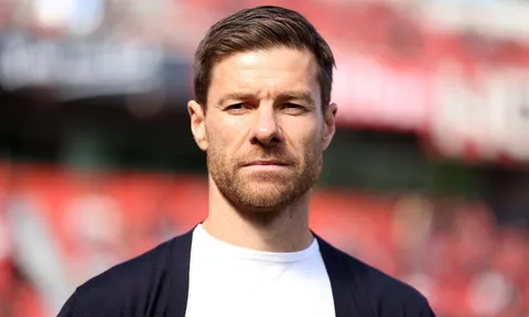 Michael Owen nêu 2 đội Alonso muốn dẫn dắt