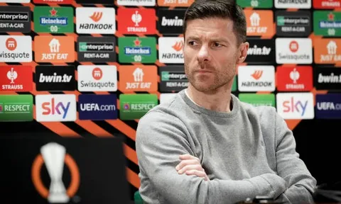 Xabi Alonso cao tay, biến chữ ký 0 đồng thành bom tấn