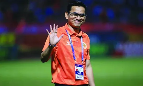 Báo Thái tuyên bố HLV Kiatisuk "quay lưng" với V-League