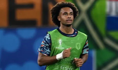 Man United liên hệ Bologna, chồng sẵn 34 triệu cho Zirkzee