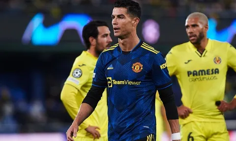 "Ronaldo có thể trông tuyệt vời khi cởi trần, nhưng đã mất đi sức mạnh"