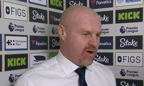 Sean Dyche chỉ trích quyết định kỳ lạ của VAR giúp M.U có penalty