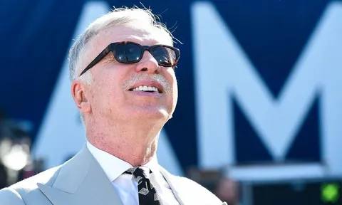 Arsenal trở thành 'gà đẻ trứng vàng' của Stan Kroenke