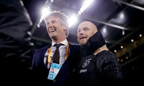 Van der Sar từng có ý định chuyển đến Man United