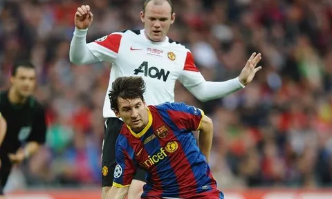 Rooney xin chữ ký Messi sau trận thua chung kết C1