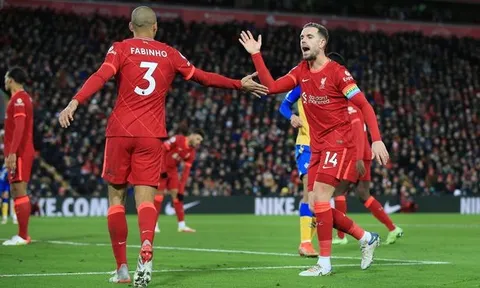 Không thể ngăn cản bộ 3 hàng tiền vệ của Liverpool