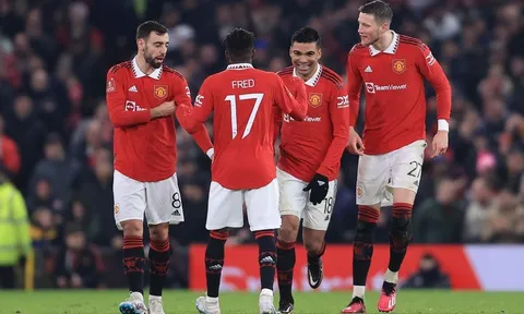 CHOÁNG! Vừa trở lại, Casemiro nguy cơ tiếp tục bị treo giò