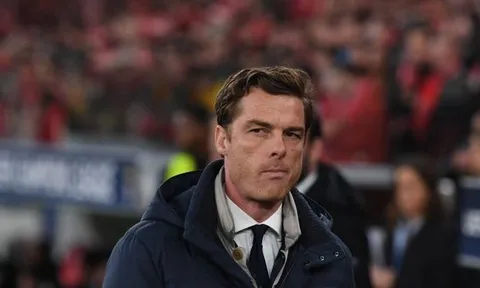CHÍNH THỨC! HLV đầu tiên mất việc ở NHA tiếp tục bị CLB Champions League sa thải