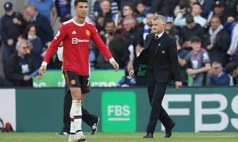 Ronaldo lười pressing, Solskjaer phá vỡ im lặng
