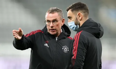 Rangnick quyết định khó hiểu, phòng thay đồ M.U phản ứng kịch liệt