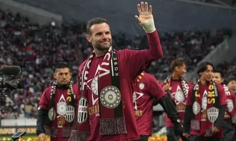 Juan Mata giành danh hiệu thứ hai sau khi rời M.U