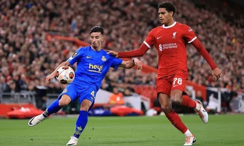100 lần chuyền đúng, thu hồi bóng 8 lần: Liverpool có báu vật hàng phòng ngự