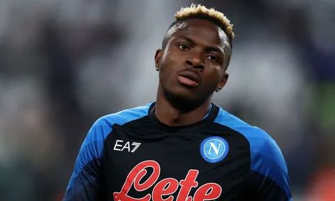 Ra 'tối hậu thư' cho Napoli, Osimhen có cơ hội đến M.U