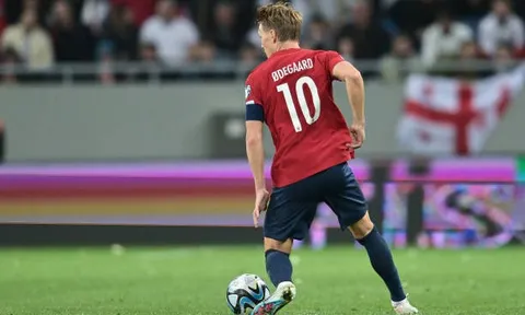 0 key pass, Odegaard vẫn gây choáng trên ĐTQG