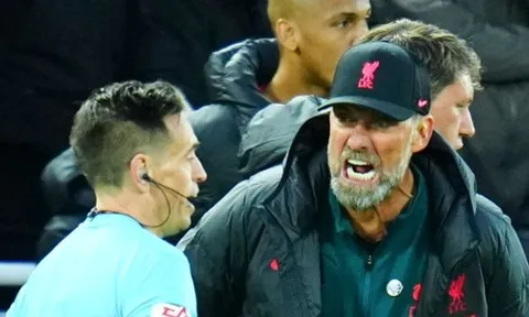 Eddie Howe: Tôi sẽ không mất kiểm soát như Klopp