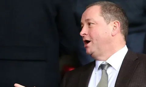 Vừa bán Newcastle, Mike Ashley lập tức thâu tóm CLB mới?