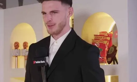 Động thái mới nhất của Declan Rice về tin đồn đến Man United
