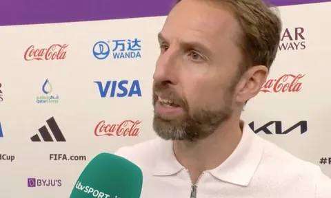 Southgate đáp trả sau khi bị cổ động viên la ó