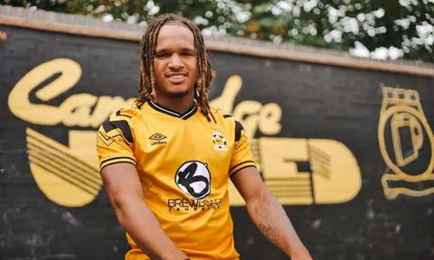 Gordon rời Premier League, gia nhập AFC Wimbledon